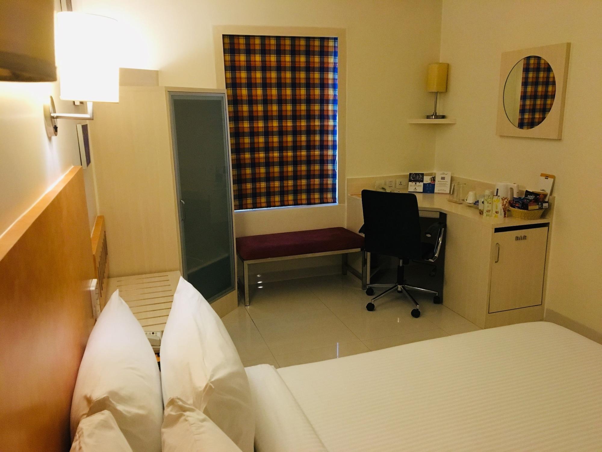 Hometel Chandigarh Luaran gambar