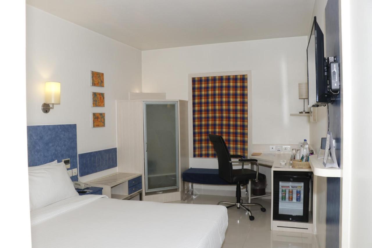 Hometel Chandigarh Luaran gambar