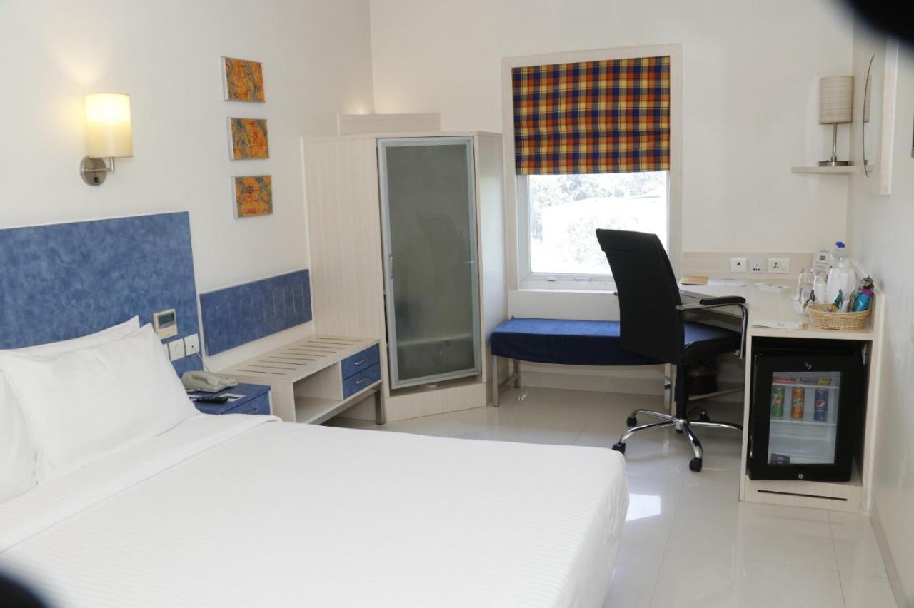 Hometel Chandigarh Luaran gambar