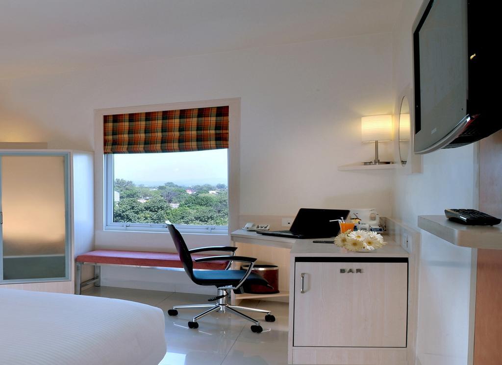 Hometel Chandigarh Luaran gambar