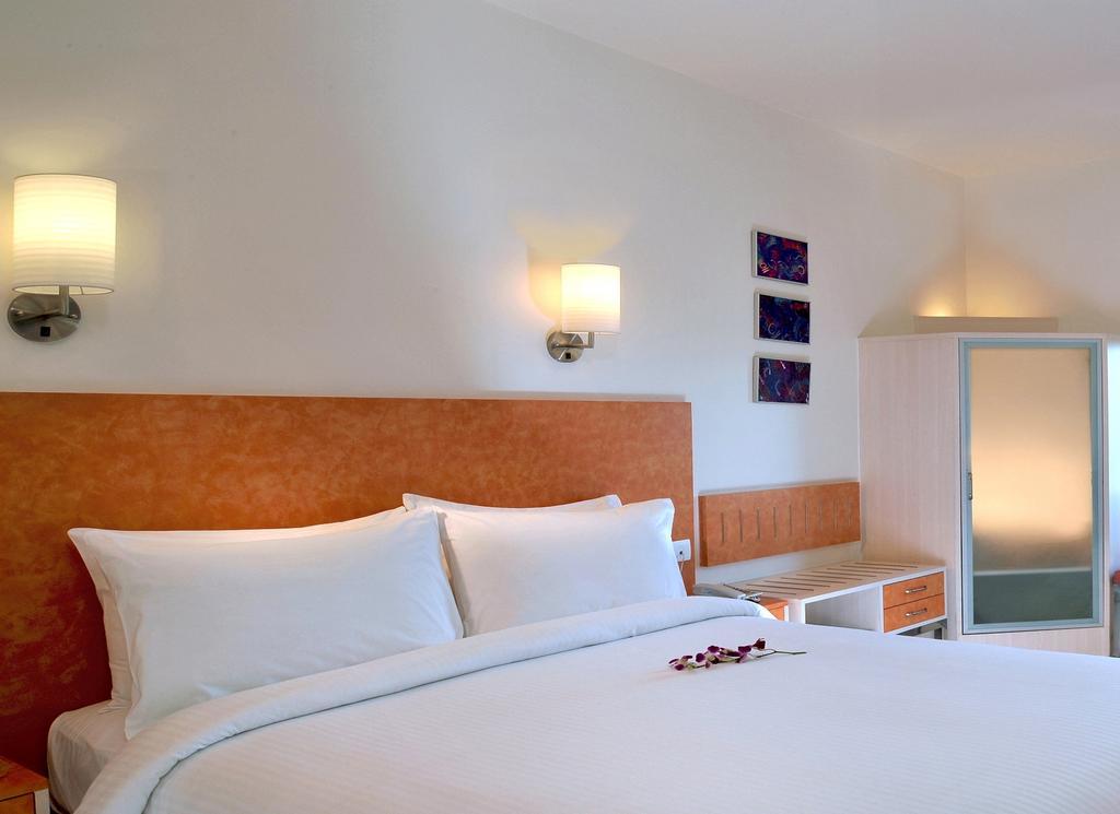 Hometel Chandigarh Luaran gambar