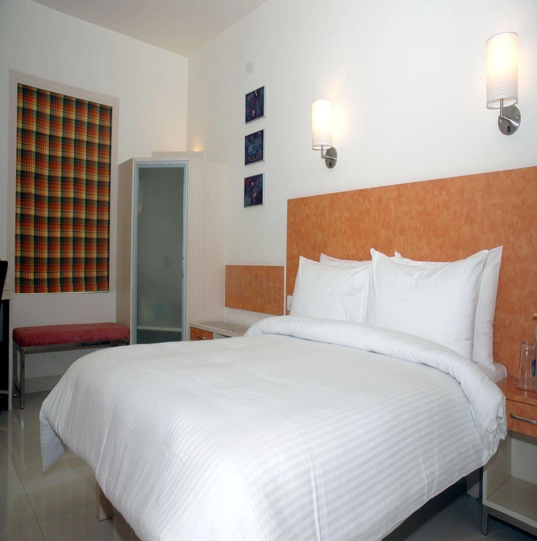 Hometel Chandigarh Luaran gambar