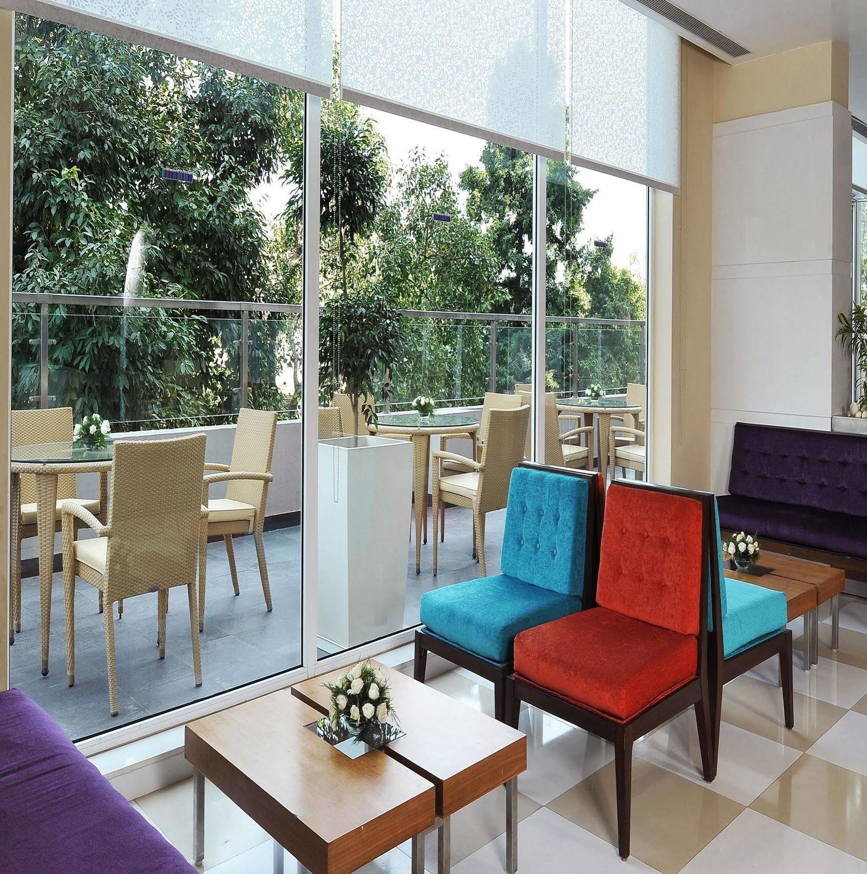 Hometel Chandigarh Luaran gambar