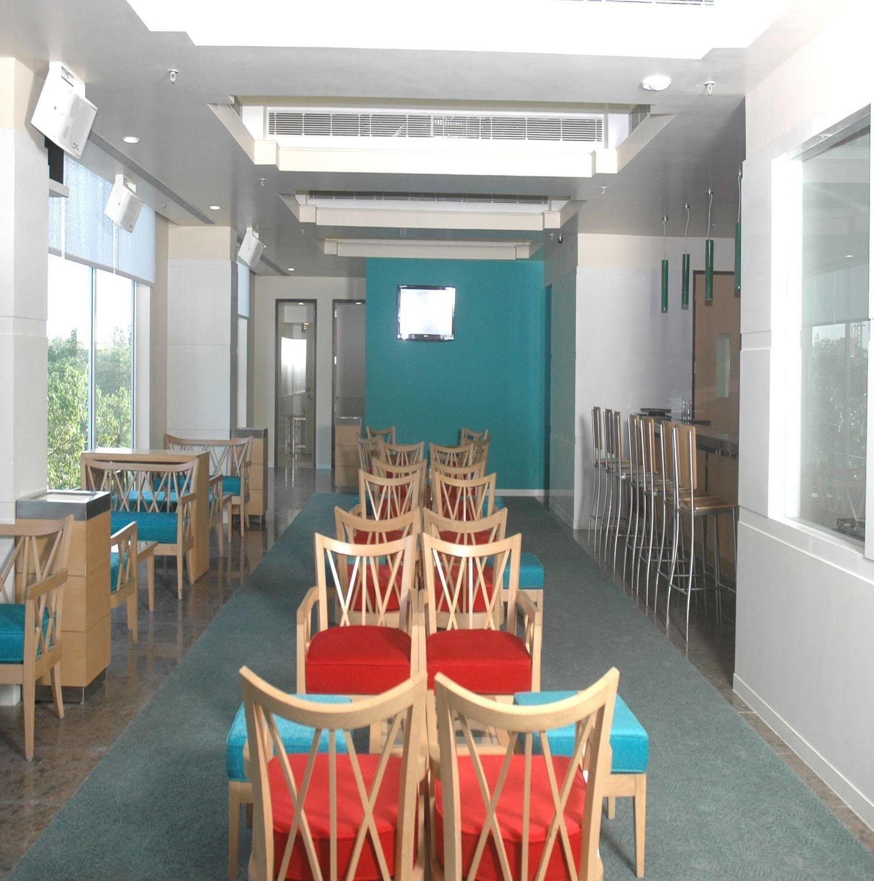 Hometel Chandigarh Luaran gambar
